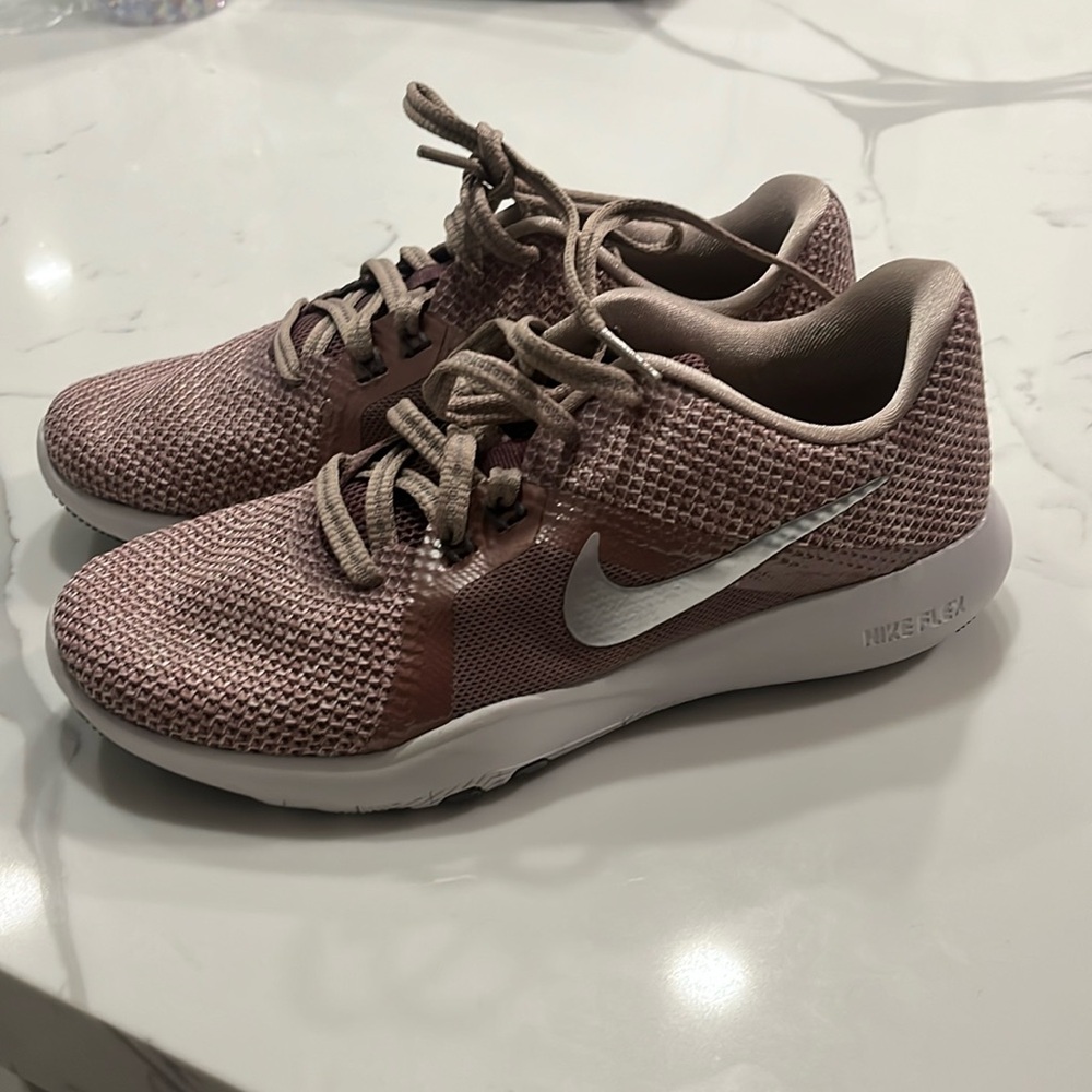 Nike flex women’s sneakers